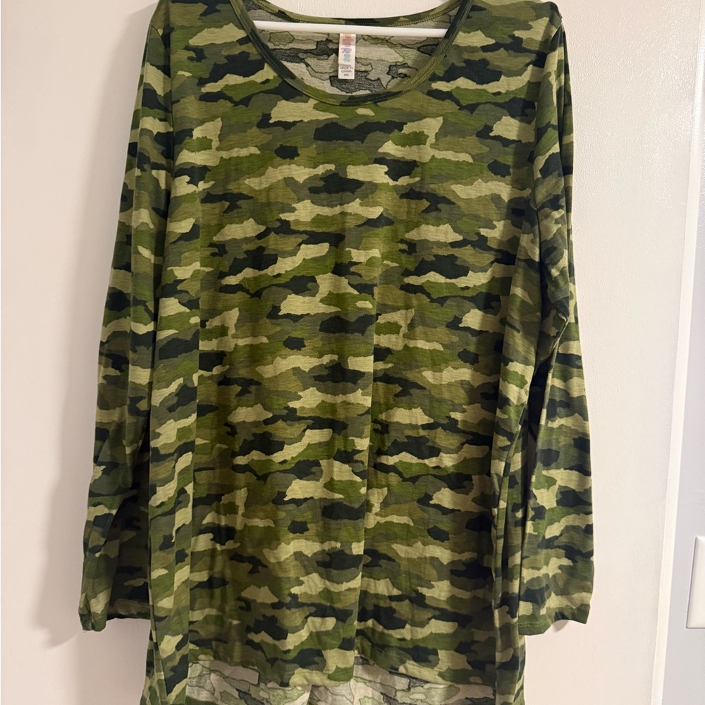 LuLaRoe Lynnae Green Camouflage Long Sleeve Top